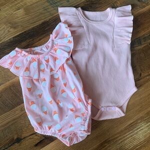 LULLABY Lane and Amazon set of onesies.  6-9 month EUC 🍦💓✨